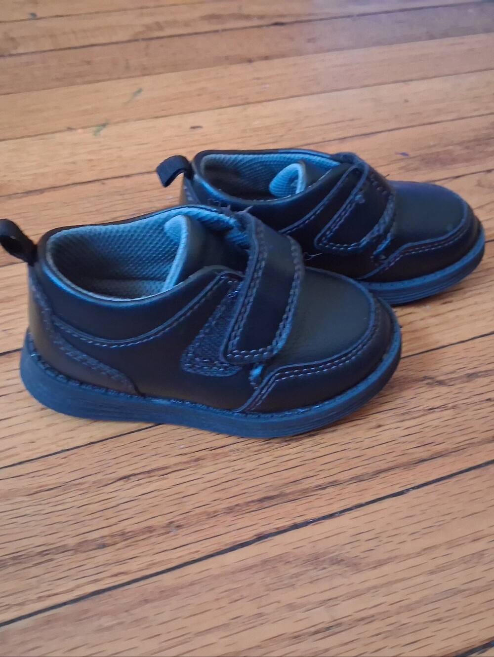 Oshkosh B'gosh - Toddler Boy Black Faux Leather Casual Dress shoes. Size 5